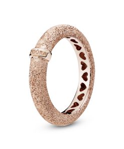 Ring in diamond-pointed Rose