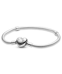 Silver bracelet with heart-shaped clasp